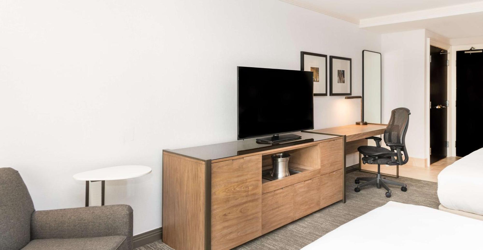 Hilton Columbus/Polaris Hotell Exteriör bild