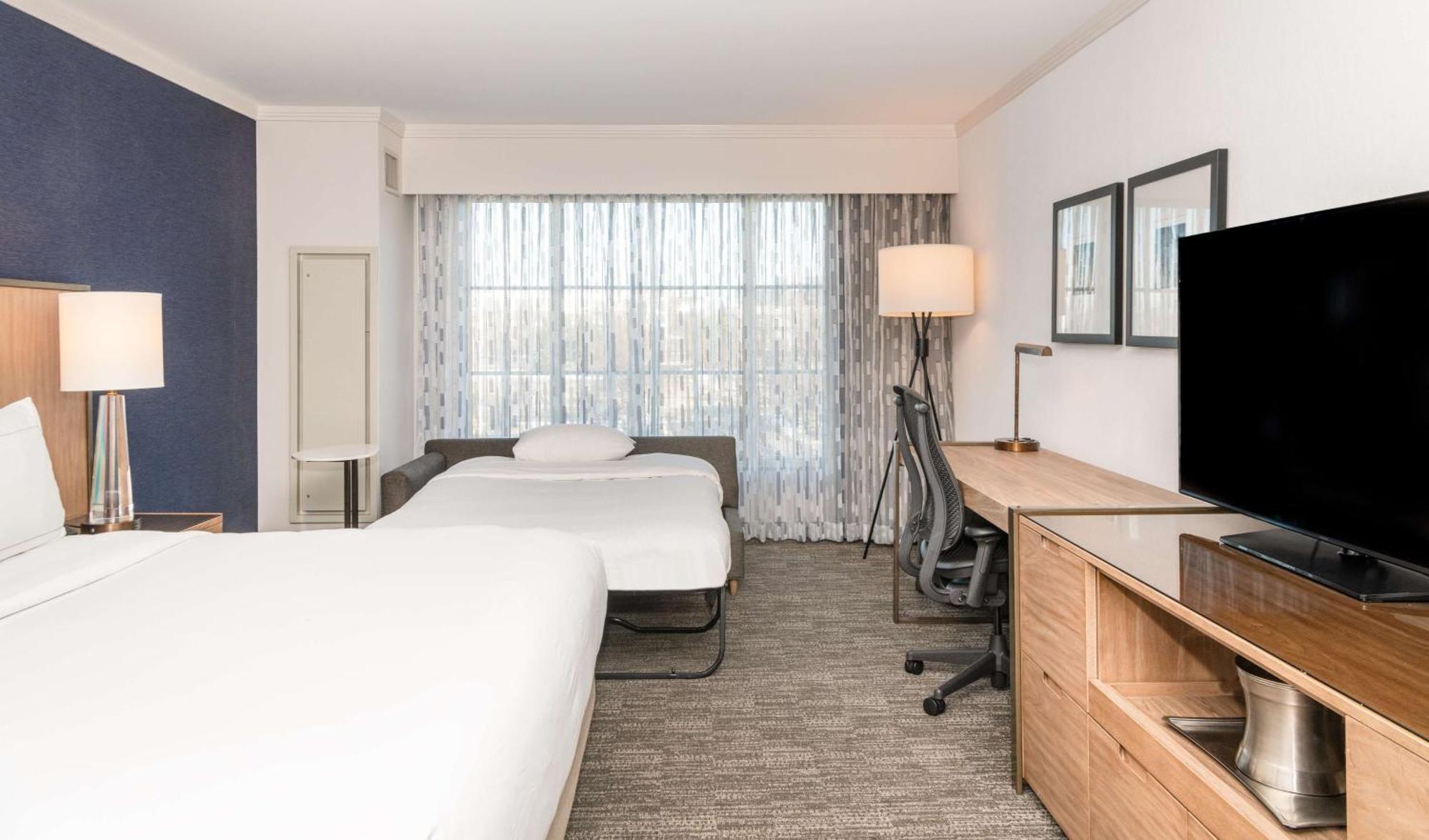 Hilton Columbus/Polaris Hotell Exteriör bild